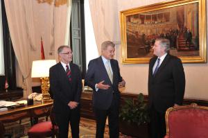 Los notarios ofrecen su colaboración al presidente del Congreso