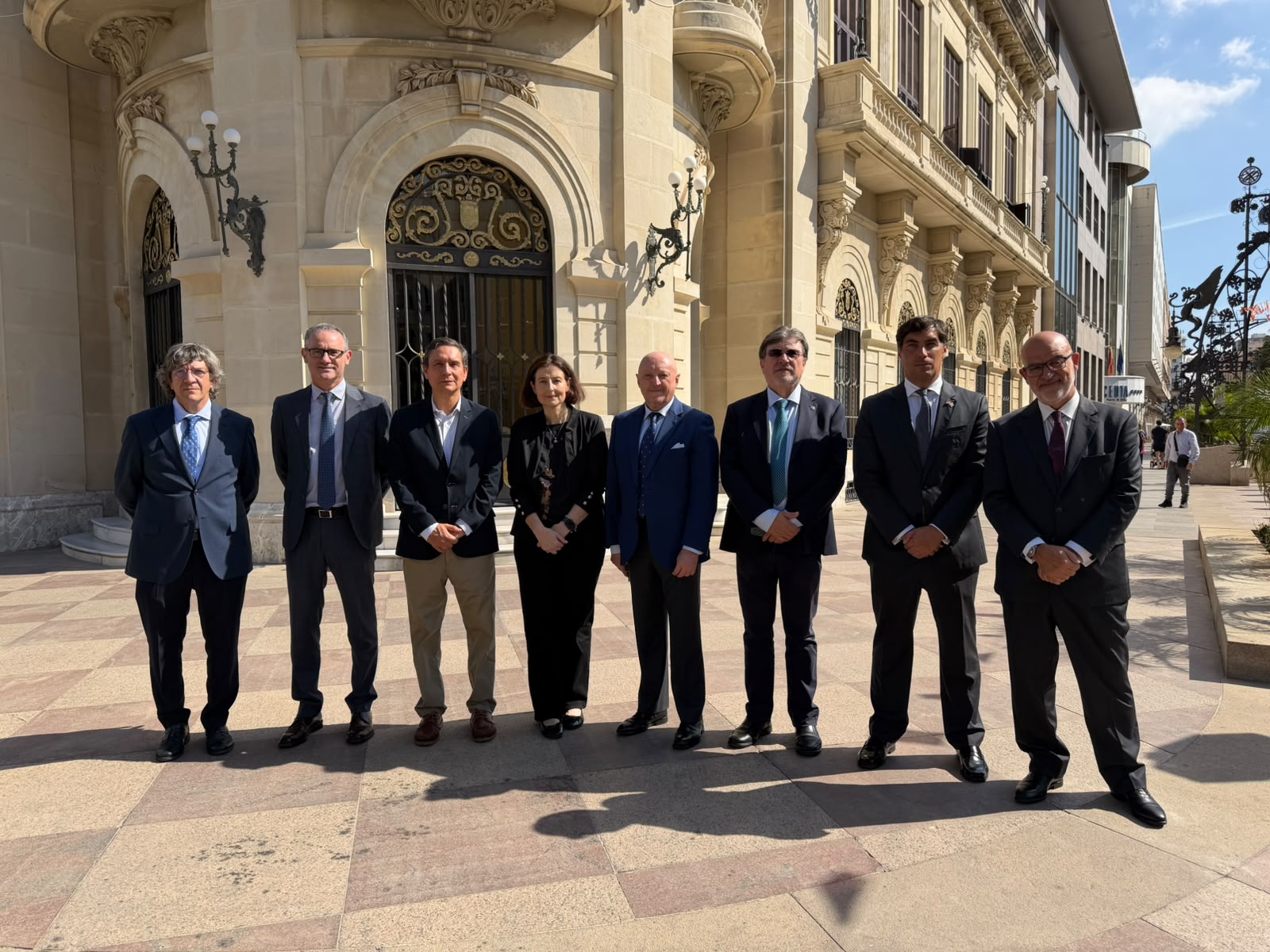 De izda. a dcha.: José Eduardo García Pérez, Juan Ramón Furrasola, Luis Mayorga, Concepción Pilar Barrio Del Olmo, Manuel Seda, Alfonso Cavallé, Francisco Javier Balsera y Víctor Manuel Arrabal.