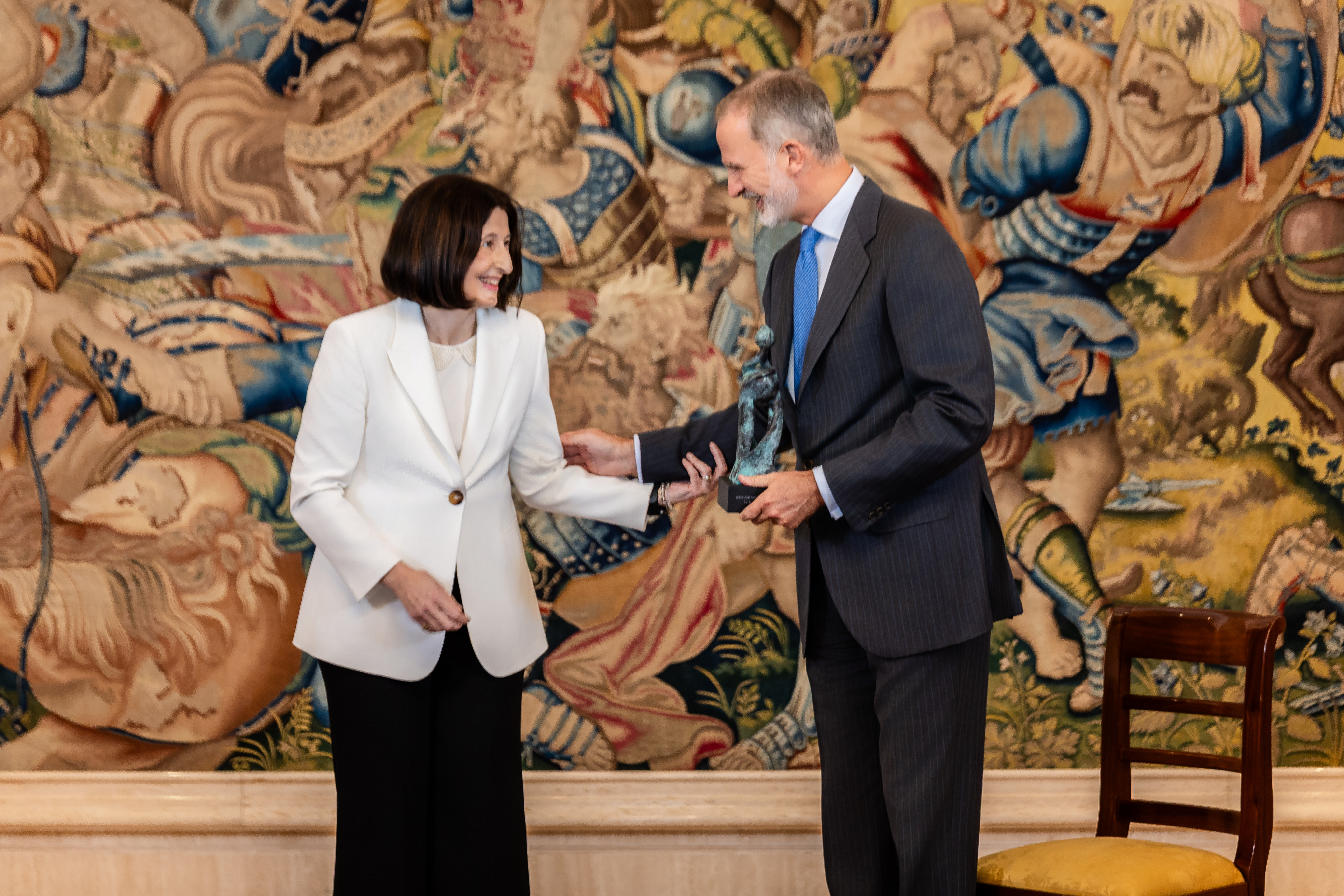 S,M. con la presidenta del CGN